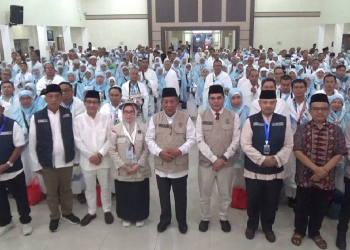 Wagub Sani Lepas 444 CJH Kloter BTH 20, Jemaah Diminta Patuhi Aturan Arab Saudi