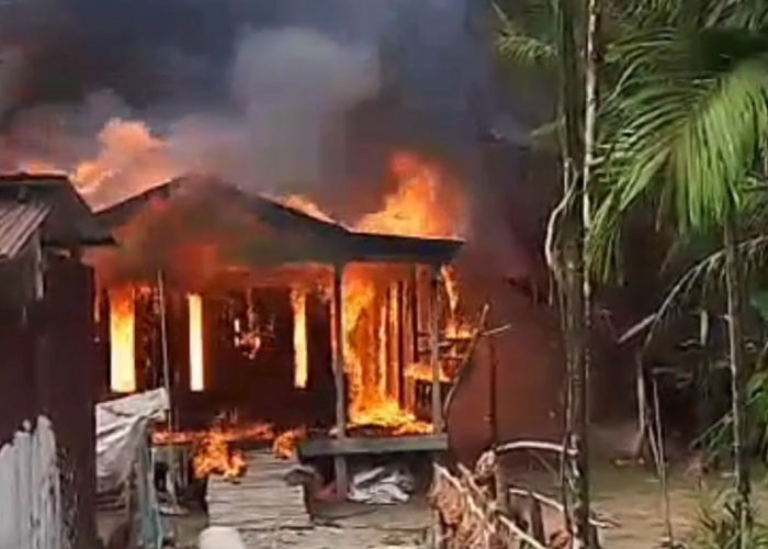 Ditinggal Pemilik, Rumah di Tanjab Barat Terbakar Siang Bolong