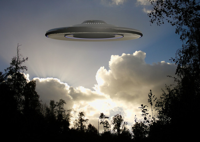 Cerita Sudjana Kerton, Pelukis Bandung yang Diculik UFO dan Dibawa ke Ruangan Serba Putih
