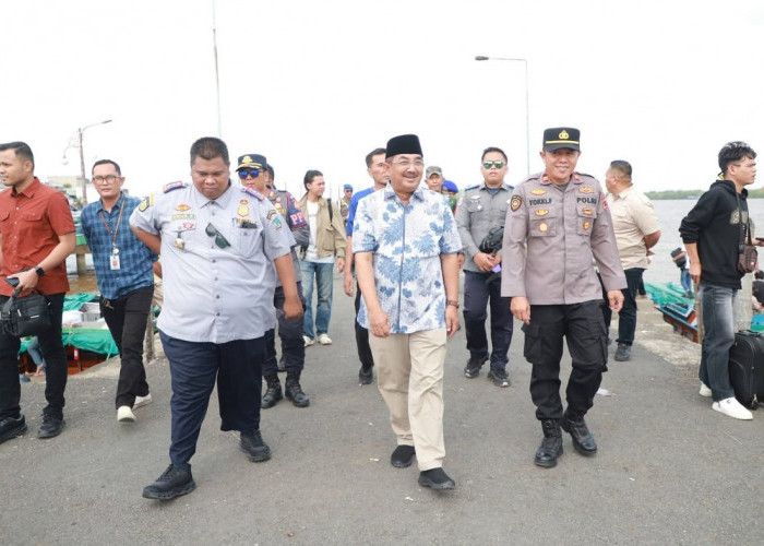 Pantau Arus Balik di Pelabuhan LLASDP, Bupati Anwar Sadat Pastikan Keselamatan Penumpang Jadi Prioritas