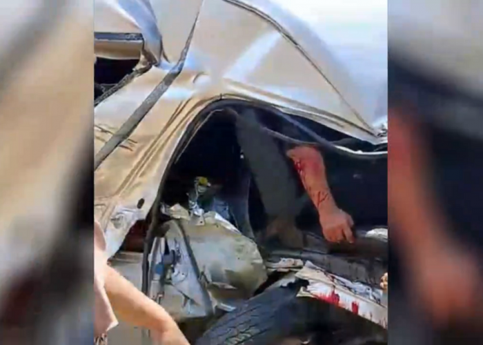 Kecelakaan Mengerikan di Jalinsum Jambi–Sarolangun, Sopir Travel Restu Ibu Terjepit di Kemudi
