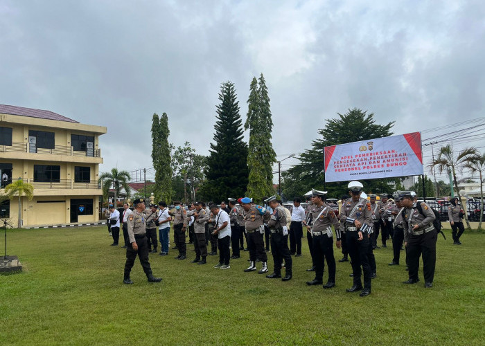 Kapolres Bungo Lakukan Pengecekan dan Pendataan Senjata Api Polres Bungo