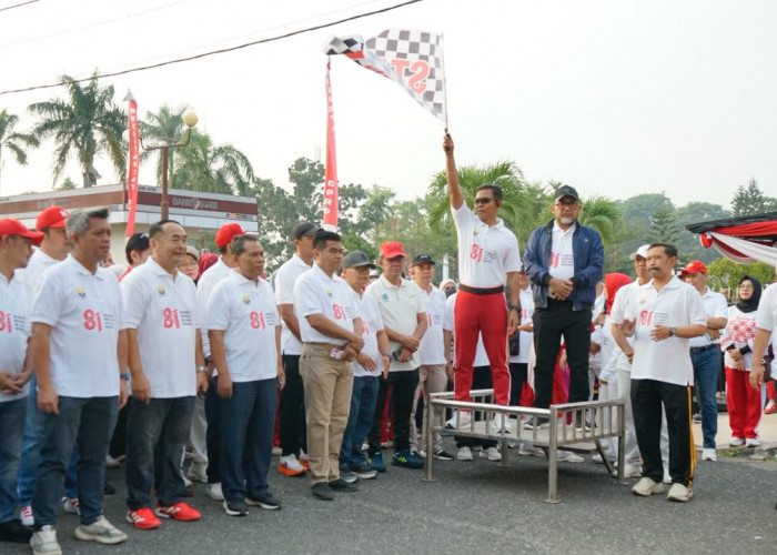 ?Jalan Santai Meriahkan HUT ke-81 RI, Gubernur Al Haris Serukan Semangat Kebangsaan