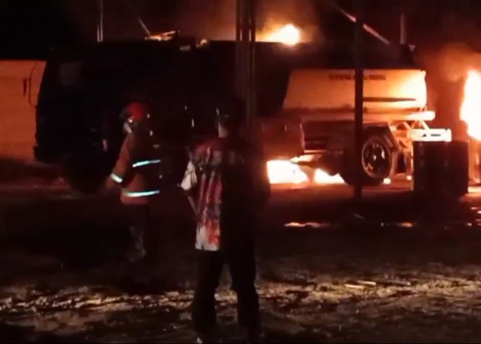 Kebakaran Mobil Tangki BBM Kepolisian Lakukan Penyelidikan