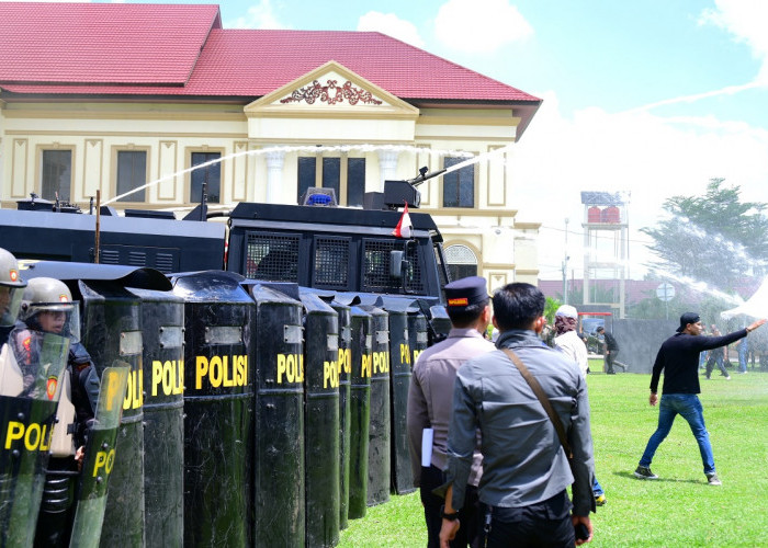 Polda Jambi Gelar Apel dan Simulasi Sispamkota, Perkuat Kesiapsiagaan Hadapi Potensi Gangguan Kamtibmas