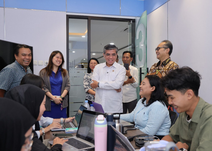 Menaker Tegaskan Pentingnya Sertifikasi Kompetensi bagi Lulusan Magang