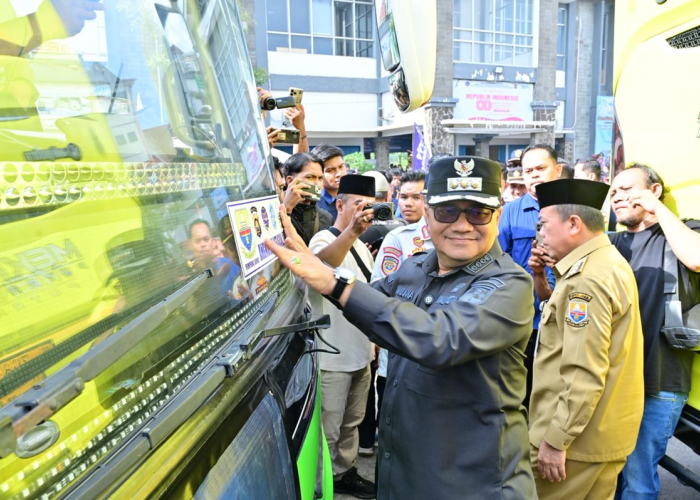 Lepas Masyarakat Mudik Gratis, Wali Kota Jambi Ajak Pemudik Jaga Keamanan Selama Perjalanan