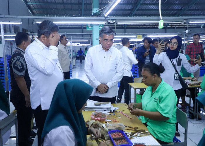 THR Tak Dibayar Penuh, Menaker Sidak Perusahaan di Semarang