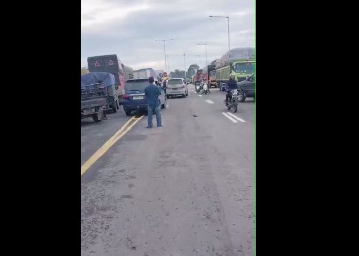 Macet Panjang, BPJN Hentikan Sementara Perbaikan Jalan Jambi - Palembang KM 14