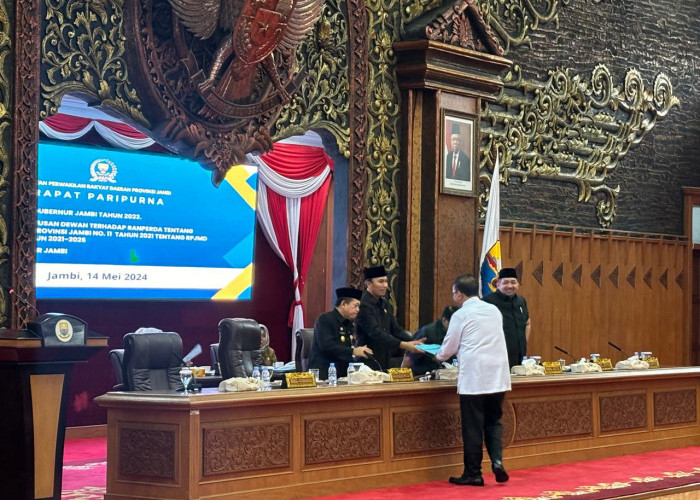 Empat Jubir Pansus DPRD Jambi Sampaikan Laporan Pembahasan LKPJ Gubernur Tahun 2023