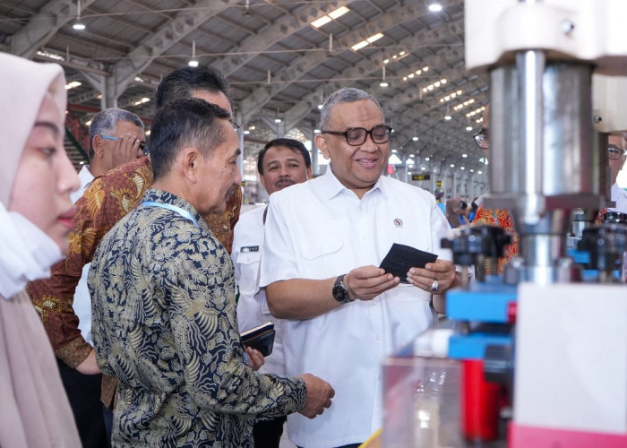 Wamenaker: Kehadiran Industri Harus Membuka Kesempatan Kerja bagi Warga Sekitar