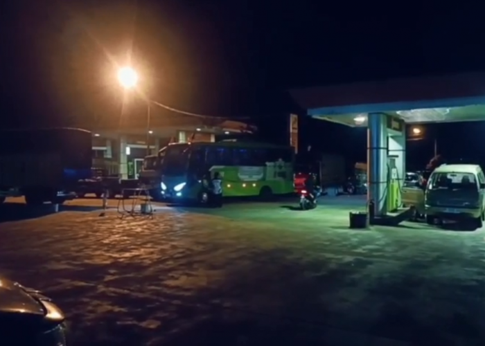 Satlantas Muaro Jambi Tertibkan Kendaraan Antri Solar yang Timbulkan Kemacetan