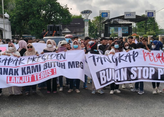 Breaking News: Ribuan Masa Aksi Bersiap Melakukan Unjuk Rasa di DPRD Provinsi Jambi Soal Program MBG