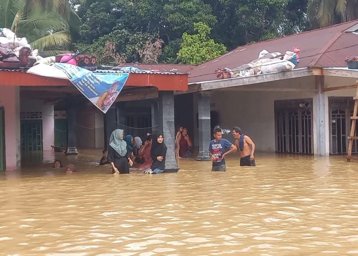 Banjir Bandang Kepung Sarolangun, Pj Bupati Tinjau Langsung Para Korban 
