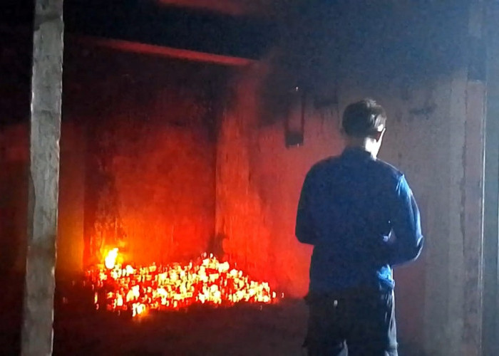 Kebakaran Kincay Plaza, Api Muncul Dari Ruko Kosong Di Area Plaza 