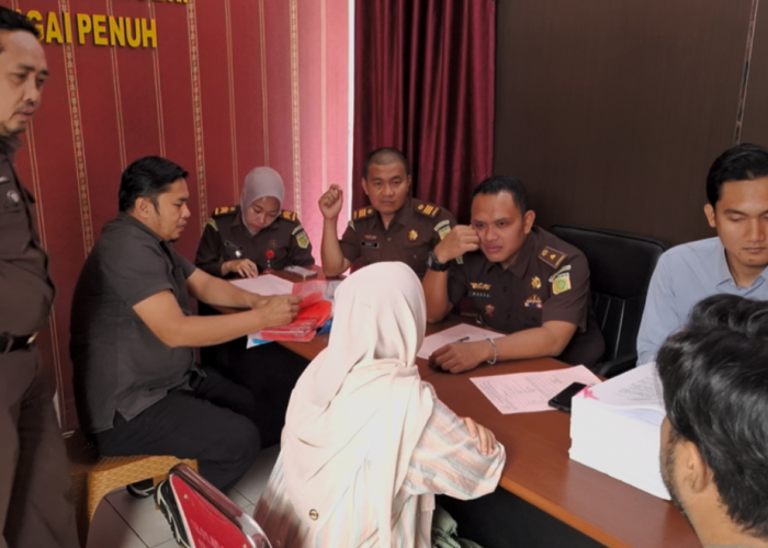 Pembobolan Rekening Nasabah Pegawai Bank Jambi, Cabang Kerinci Rafina Salsabila Ex, Jalani Sidang Perdana 