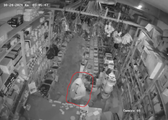 5 Pelaku Terekam CCTV Saat Bobol Dua Ruko Di Jambi Selatan