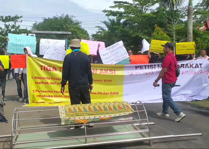 Tolak Zona Merah Ratusan Warga Kenali Demo Ke Pertamina