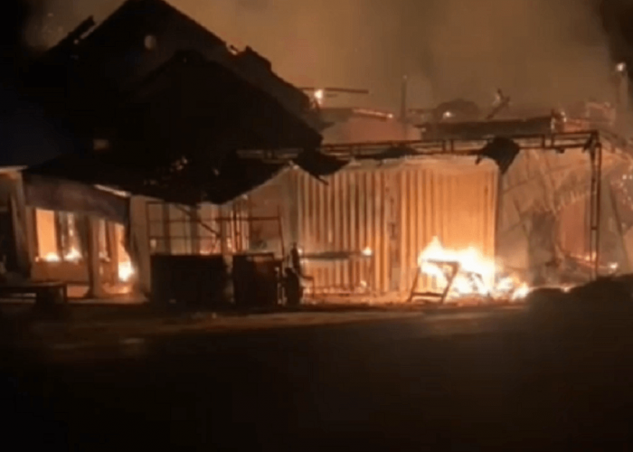 Kebakaran Di Desa Suko Awin Jaya Menghanguskan 1 Rumah Dan Bengkel Beserta 28 Unit Motor