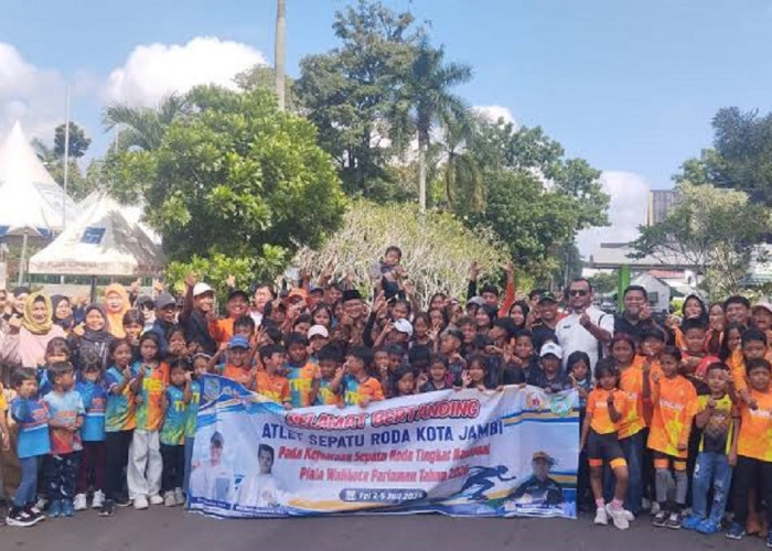 Wali Kota Maulana Lepas 97 Atlet Sepatu Roda Mengikuti Kejuaraan Nasional di Pariaman