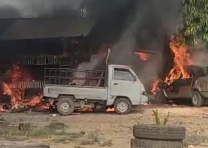 Kebakaran di Desa Rantau Api Hanguskan Rumah dan Dua Mobil