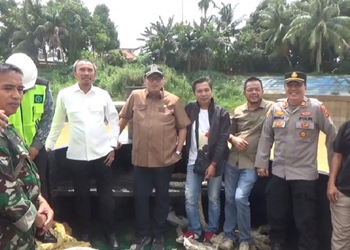 Kemas Faried Alfarelly dan Edi Purwanto Tinjau Abrasi Pasir Panjang, Dorong Pembangunan Turap Lewat APBN
