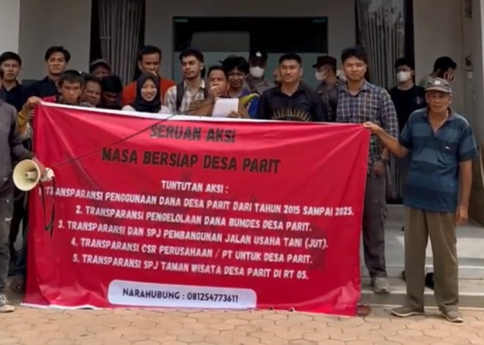 Warga Desa Parit Demo Tuntut Transparansi Pengelolaan Dana Desa 10 Tahun Terakhir