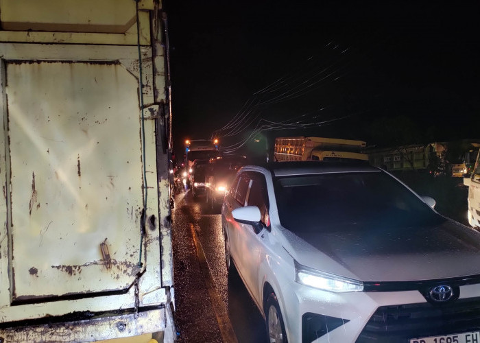 Semakin Mengular, Ribuan Kendaraan Terjebak Macet di Batanghari