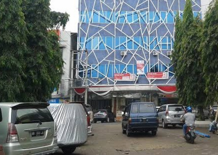 Pembatas Pedestrian Dikeluhkan, Momon Sebut Sengaja