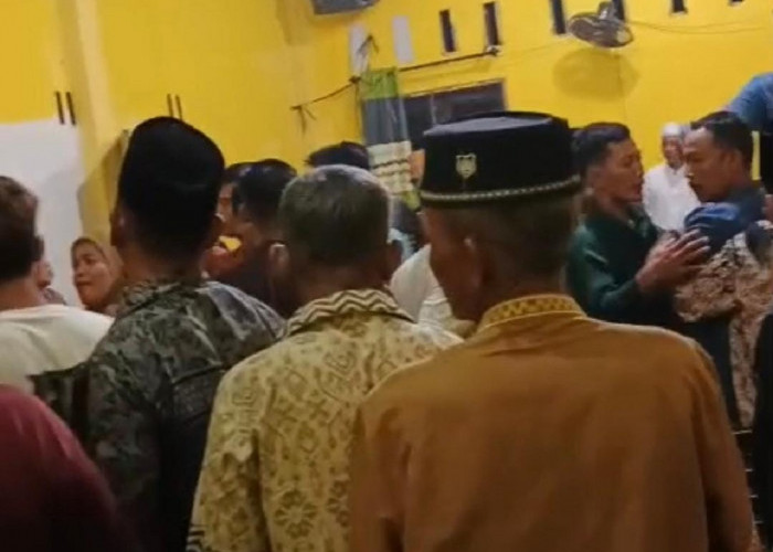 Viral! Sosok yang Pernah Laporkan Guru Honorer Kini Diduga Selingkuh, Rumah Digerebek Warga