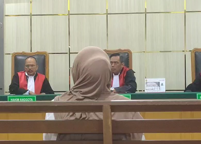Bendahara Puskesmas Kebon IX Jalani Sidang Dakwaan Kasus Dugaan Korupsi BOK