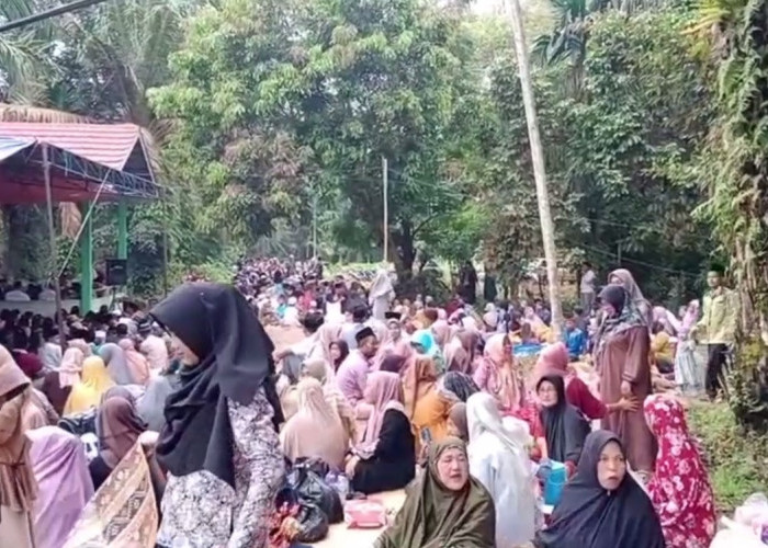 Tradisi Jelang Ramadhan, Ratusan Warga Sekernan Lakukan Ziarah Kubur 