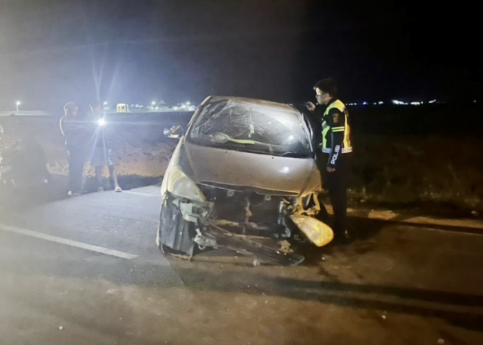 Mobil dinas pemkot sungai penuh alami kecelakaan tunggal?