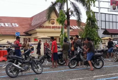 Warga SAD Bersenjata Kecepek Serbu Polres Merangin, Polisi Sempat Diserang