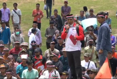 Ratusan Warga Kecamatan Tabir Merangin Lakukan Aksi, Diterima Oleh Bupati M. Syukur