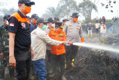 Gubernur Al Haris Turun Langsung Tangani Karhutla di Air Hitam Sarolangun