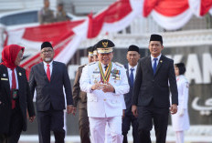 Gubernur Al Haris dan Forkopimda Hadiri Upacara Penurunan Bendera dengan Khidmat