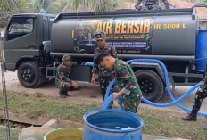 Dampak Kemarau, Brigif TP 35/Siginjai Salurkan 15 Ton Air Bersih ke Desa Jati Belarik Tebo