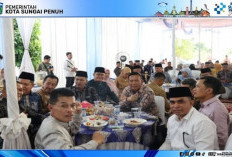 Penuh Khidmat, Wako Alfin dan Wawako Azhar Lepas Jemaah Haji Depati Payung Pondok Tinggi