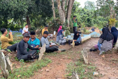 Tradisi Jelang Ramadhan, Warga Muara Bulian Ramai Ziarah ke Pemakaman