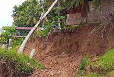Tebing Sungai Longsor, Sejumlah Rumah Warga di Pasar Terusan Terancam Terjun Ke Sungai