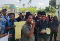 Warga Desa Parit  Geruduk Kejari Muaro Jambi, Desak Kades-BPD Diperiksa Terkait Dugaan Dana Desa