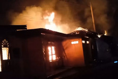 Rumah Milik Pensiunan Guru di Merangin Ludes Terbakar