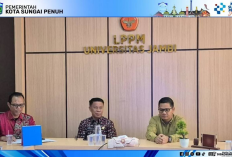 Sekda Alpian Tinjau Langsung Pelaksanaan UKK Calon Dewas Perumda Tirta Khayangan