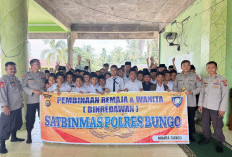 Satbinmas Polres Bungo Bina Santri Ponpes Qiroatul Quran Lewat Program BIN REDAWAN