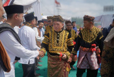 Gubernur Al Haris Dianugerahi Gelar Adat Kehormatan Depati Amanah Negroi Tanoh Sunge Penuh 