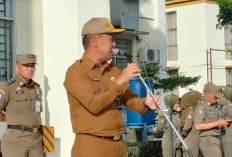 Sekda Alpian Pimpin Upacara Gabungan ASN, Soroti Disiplin dan Kemacetan di Lingkungan Pemkot Sungai Penuh