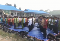 Kabut Asap Makin Pekat, Ratusan Pelajar SMA Muaro Jambi Gelar Salat Istisqa