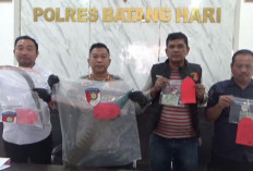 2 Pemuda Bersajam Ditangkap Polisi, Diduga Anggota Gangster dan Terlibat Curas di Batang Hari