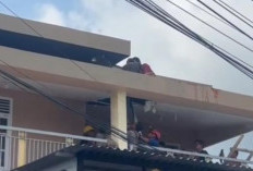 Perbaiki Atap Ruko, Warga Muara Bulian Tersengat Listrik